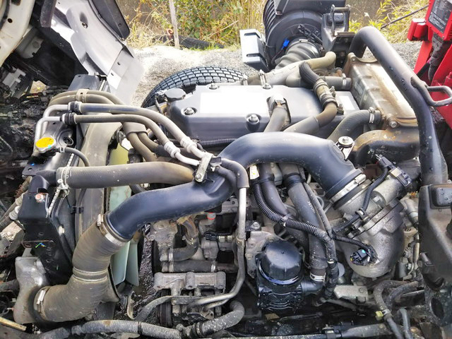 いすゞフォワードユニック4段中型（4t）[写真24]