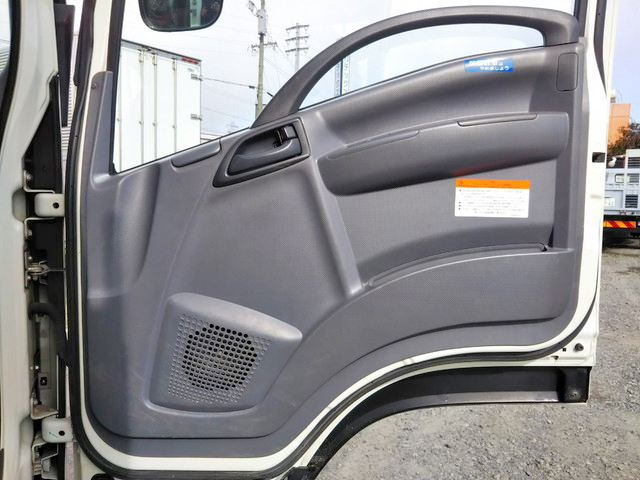 いすゞフォワードユニック4段中型（4t）[写真28]