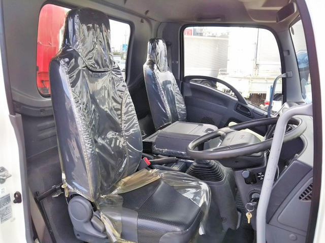 いすゞフォワードユニック4段中型（4t）[写真30]