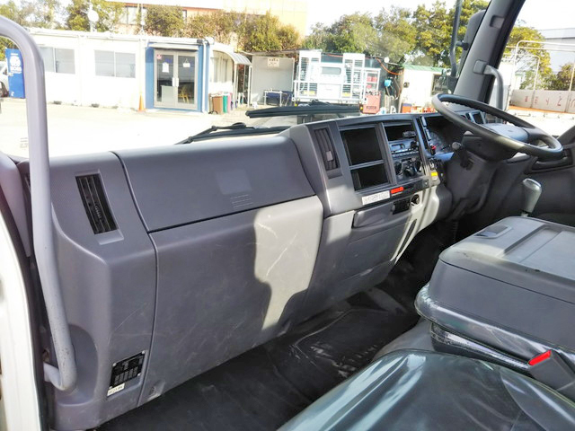 いすゞフォワードユニック4段中型（4t）[写真32]