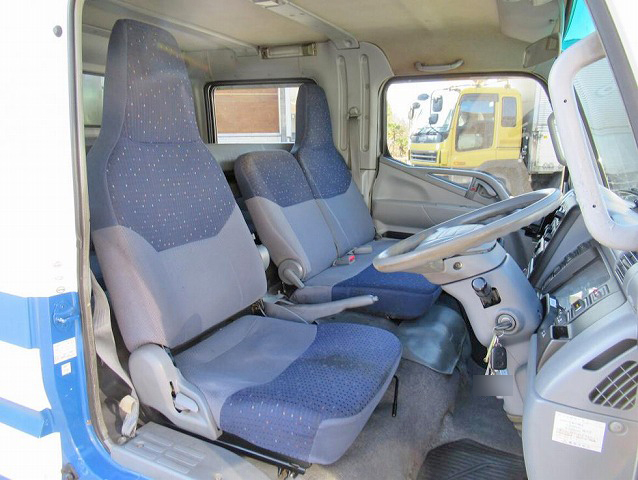 三菱ふそうキャンター冷凍車（冷蔵車）小型（2t・3t）[写真34]