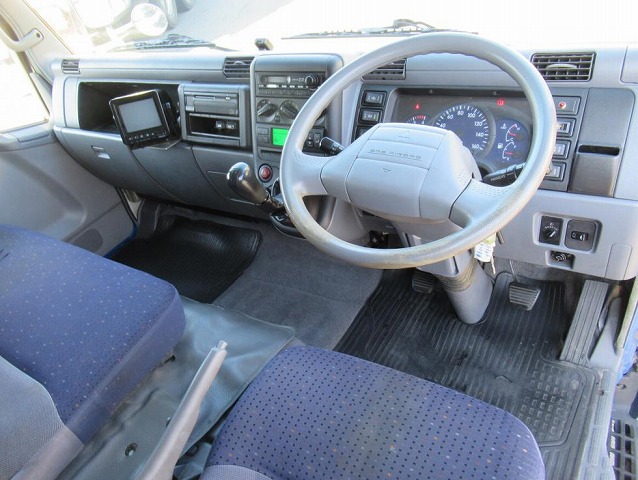 三菱ふそうキャンター冷凍車（冷蔵車）小型（2t・3t）[写真37]