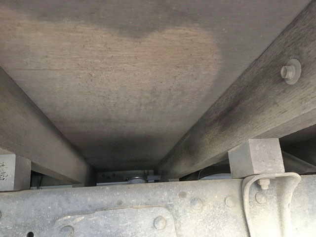 三菱ふそうキャンター平ボディ小型（2t・3t）[写真12]