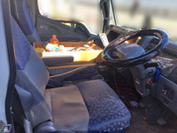 三菱ふそうキャンター平ボディ小型（2t・3t）[写真17]