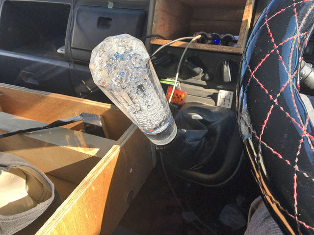 三菱ふそうキャンター平ボディ小型（2t・3t）[写真20]