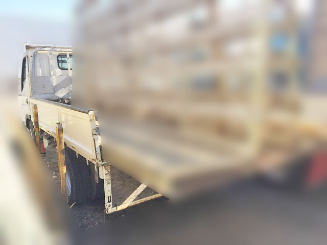 三菱ふそうキャンター平ボディ小型（2t・3t）[写真04]