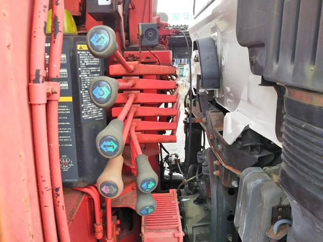 日野レンジャーセルフクレーン4段増トン（6t・8t）[写真13]