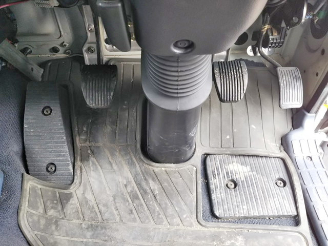 日野レンジャーセルフクレーン4段増トン（6t・8t）[写真37]