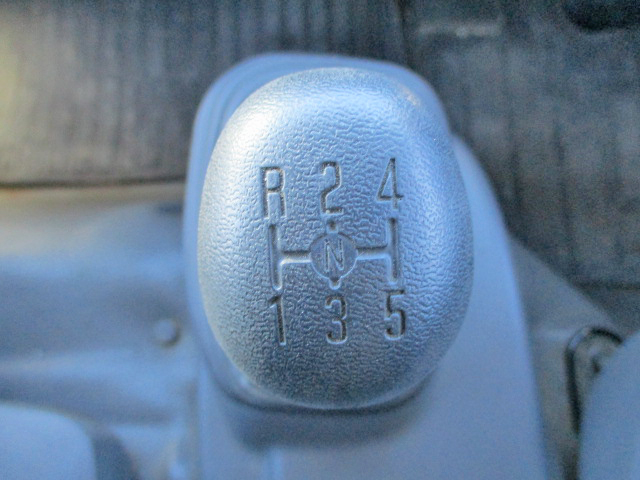 いすゞエルフ平ボディ小型（2t・3t）[写真26]