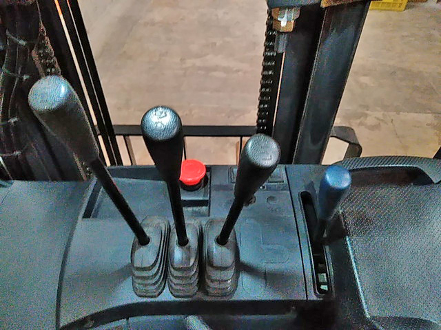 その他のメーカーフォークリフト[写真14]