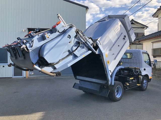 日野デュトロパッカー車（塵芥車）小型（2t・3t）[写真12]