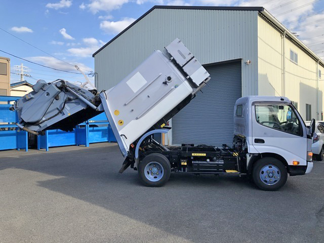 日野デュトロパッカー車（塵芥車）小型（2t・3t）[写真08]