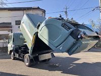 いすゞエルフパッカー車（塵芥車）小型（2t・3t）[写真10]