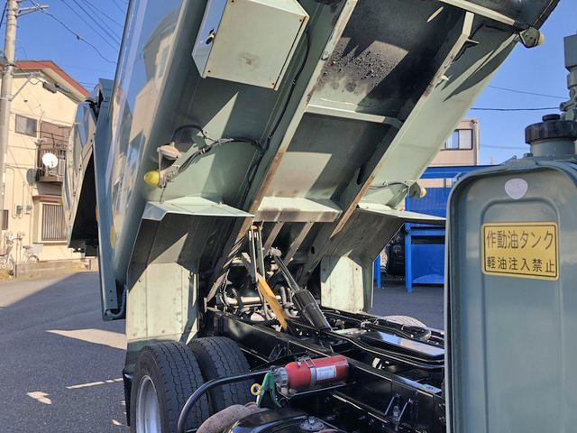 いすゞエルフパッカー車（塵芥車）小型（2t・3t）[写真19]