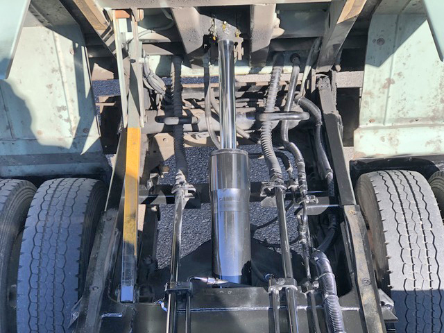 いすゞエルフパッカー車（塵芥車）小型（2t・3t）[写真20]