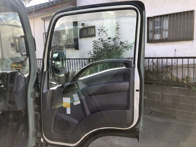 いすゞエルフパッカー車（塵芥車）小型（2t・3t）[写真31]