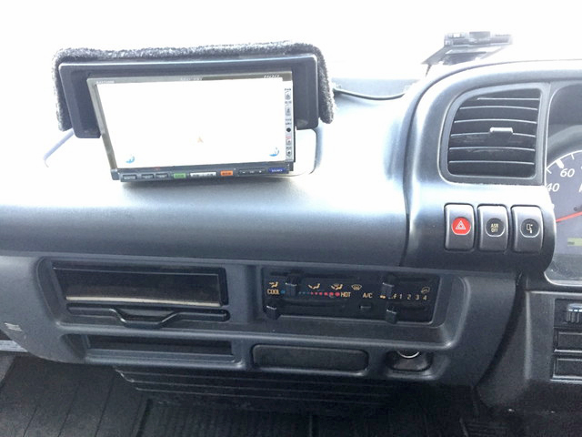 いすゞエルフ平ボディ小型（2t・3t）[写真16]