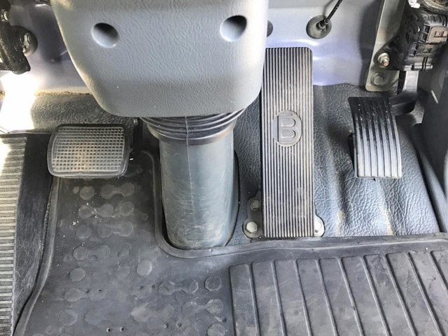 三菱ふそうファイタークレーン3段中型（4t）[写真37]