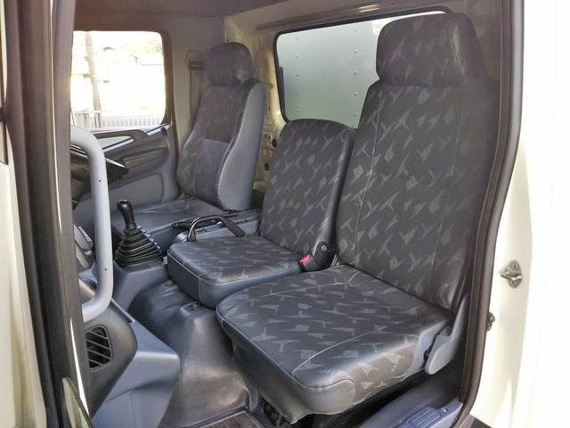 日野レンジャーパネルバン中型（4t）[写真23]