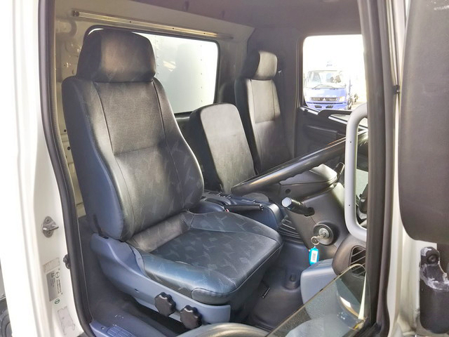 日野レンジャーパネルバン中型（4t）[写真24]