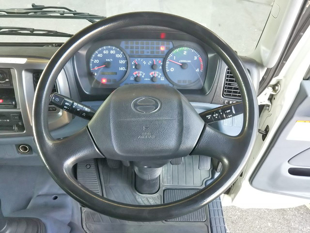 日野レンジャーパネルバン中型（4t）[写真28]