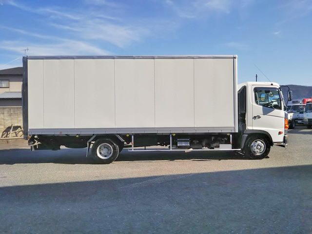 日野レンジャーパネルバン中型（4t）[写真06]