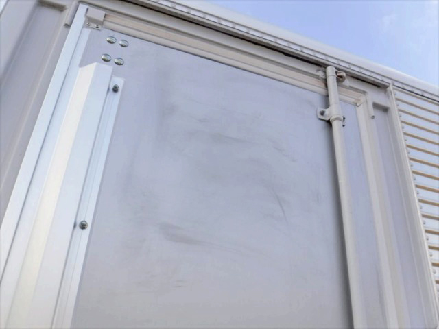 トヨタトヨエースアルミバン小型（2t・3t）[写真11]