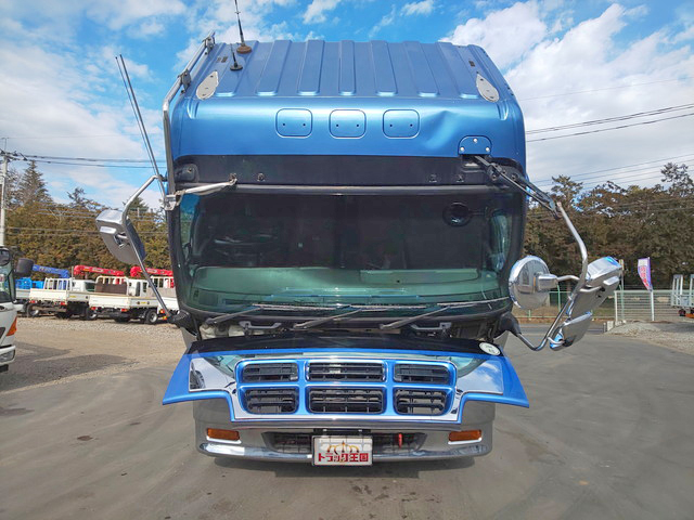 いすゞギガアルミウイング大型（10t）[写真10]