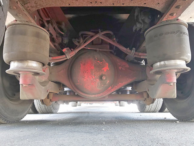 いすゞギガアルミウイング大型（10t）[写真17]