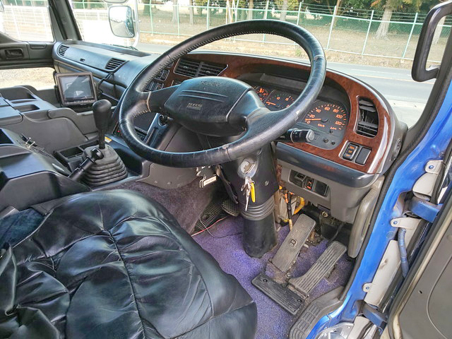 いすゞギガアルミウイング大型（10t）[写真31]