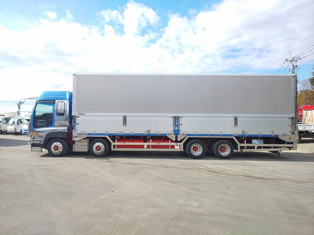 いすゞギガアルミウイング大型（10t）[写真07]