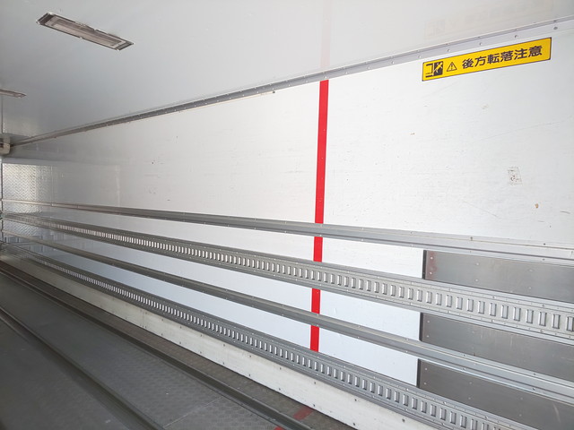 三菱ふそうスーパーグレート冷凍車（冷蔵車）大型（10t）[写真12]