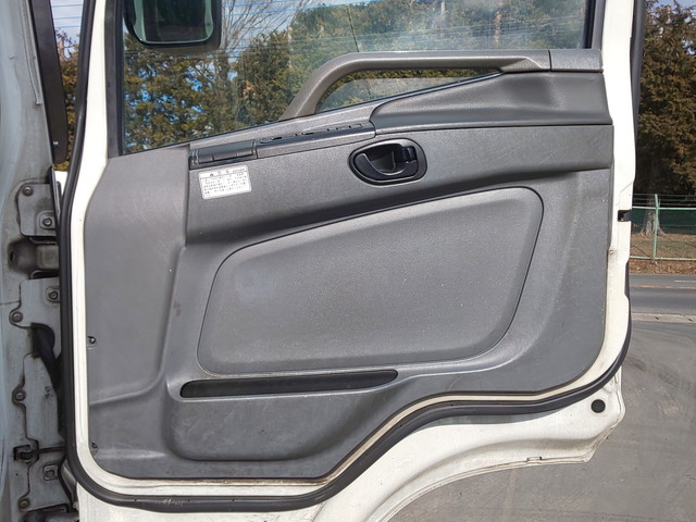 三菱ふそうスーパーグレート冷凍車（冷蔵車）大型（10t）[写真29]