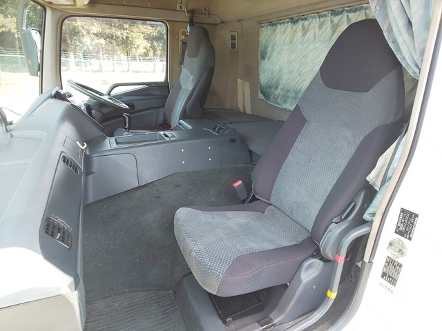 三菱ふそうスーパーグレート冷凍車（冷蔵車）大型（10t）[写真30]