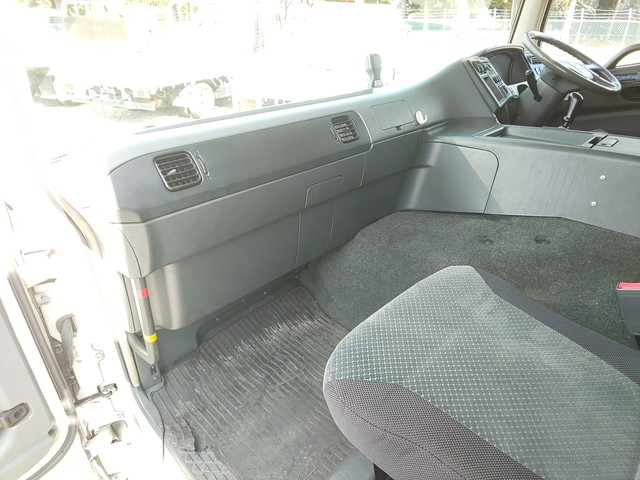 三菱ふそうスーパーグレート冷凍車（冷蔵車）大型（10t）[写真33]