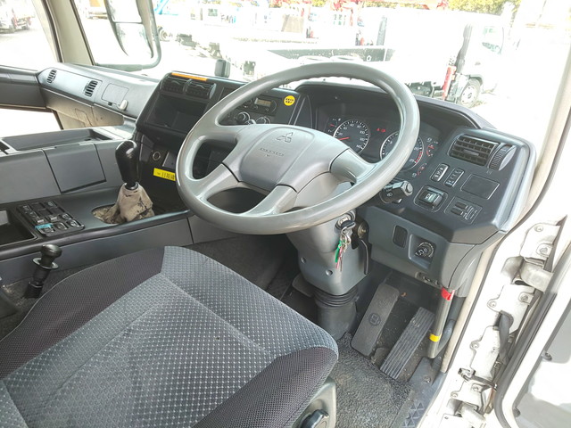 三菱ふそうスーパーグレート冷凍車（冷蔵車）大型（10t）[写真34]