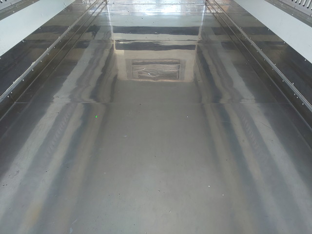 いすゞエルフ冷凍車（冷蔵車）小型（2t・3t）[写真13]