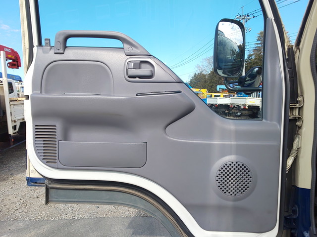 いすゞエルフ冷凍車（冷蔵車）小型（2t・3t）[写真26]