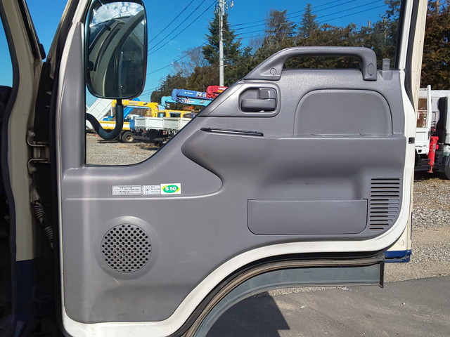 いすゞエルフ冷凍車（冷蔵車）小型（2t・3t）[写真27]