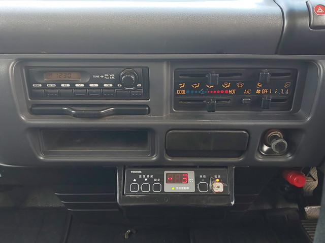 いすゞエルフ冷凍車（冷蔵車）小型（2t・3t）[写真37]