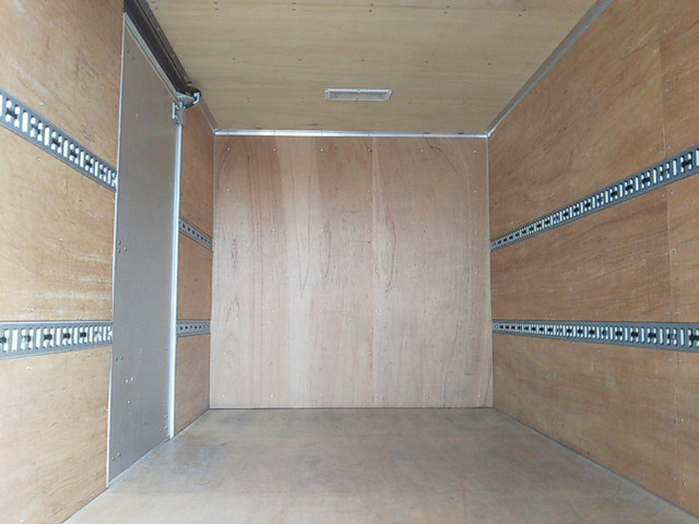 三菱ふそうキャンターアルミバン小型（2t・3t）[写真10]