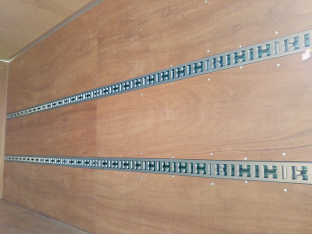 三菱ふそうキャンターアルミバン小型（2t・3t）[写真12]