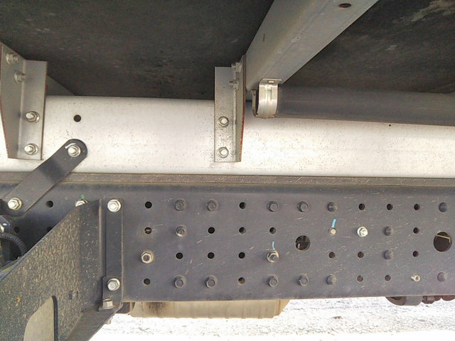 三菱ふそうキャンターアルミバン小型（2t・3t）[写真17]