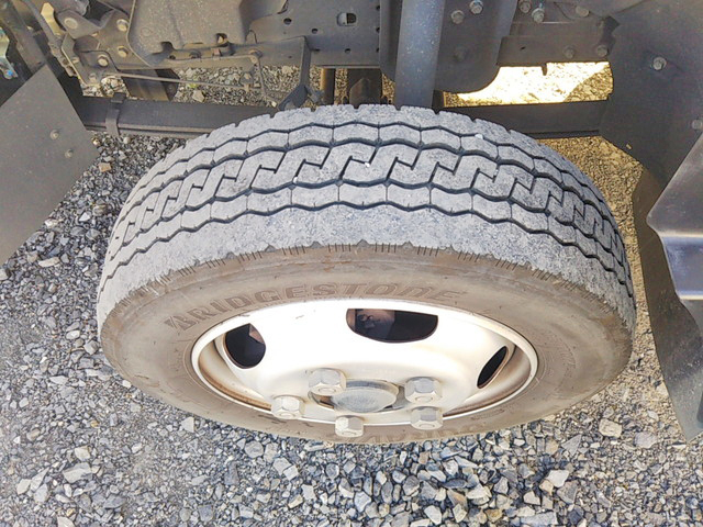 三菱ふそうキャンターアルミバン小型（2t・3t）[写真22]