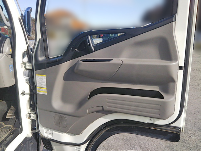 三菱ふそうキャンターアルミバン小型（2t・3t）[写真27]