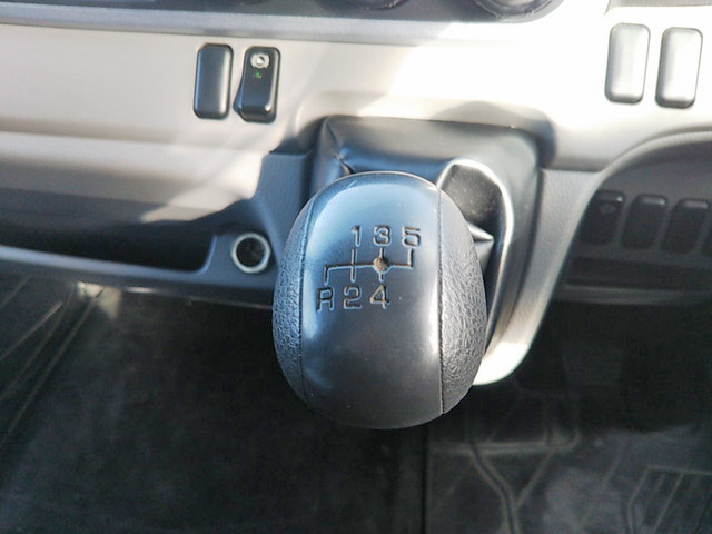 三菱ふそうキャンターアルミバン小型（2t・3t）[写真32]