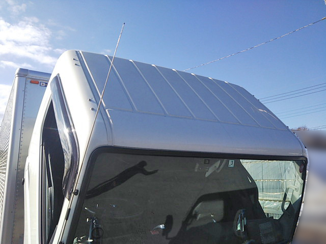 三菱ふそうキャンターアルミバン小型（2t・3t）[写真07]