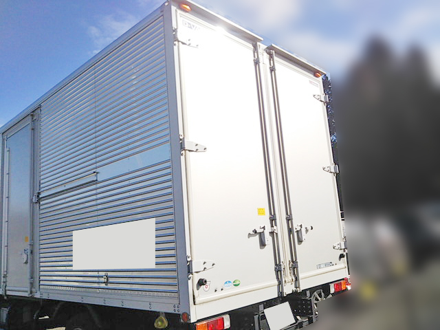 三菱ふそうキャンターアルミバン小型（2t・3t）[写真08]