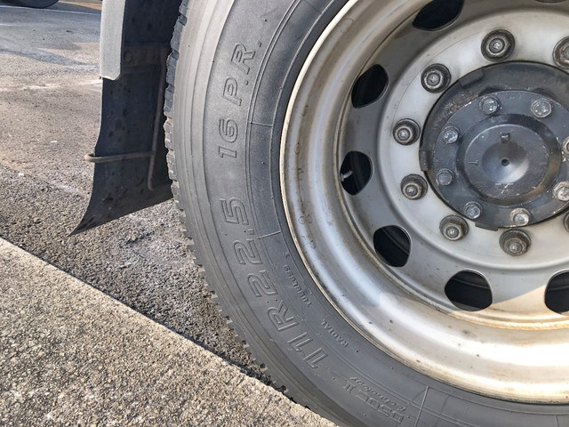 三菱ふそうスーパーグレートトレーラーヘッド（トラクターヘッド）大型（10t）[写真11]