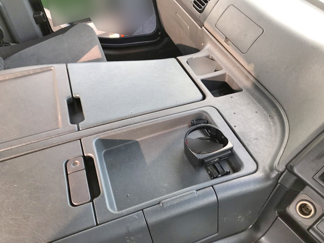 三菱ふそうスーパーグレートトレーラーヘッド（トラクターヘッド）大型（10t）[写真18]